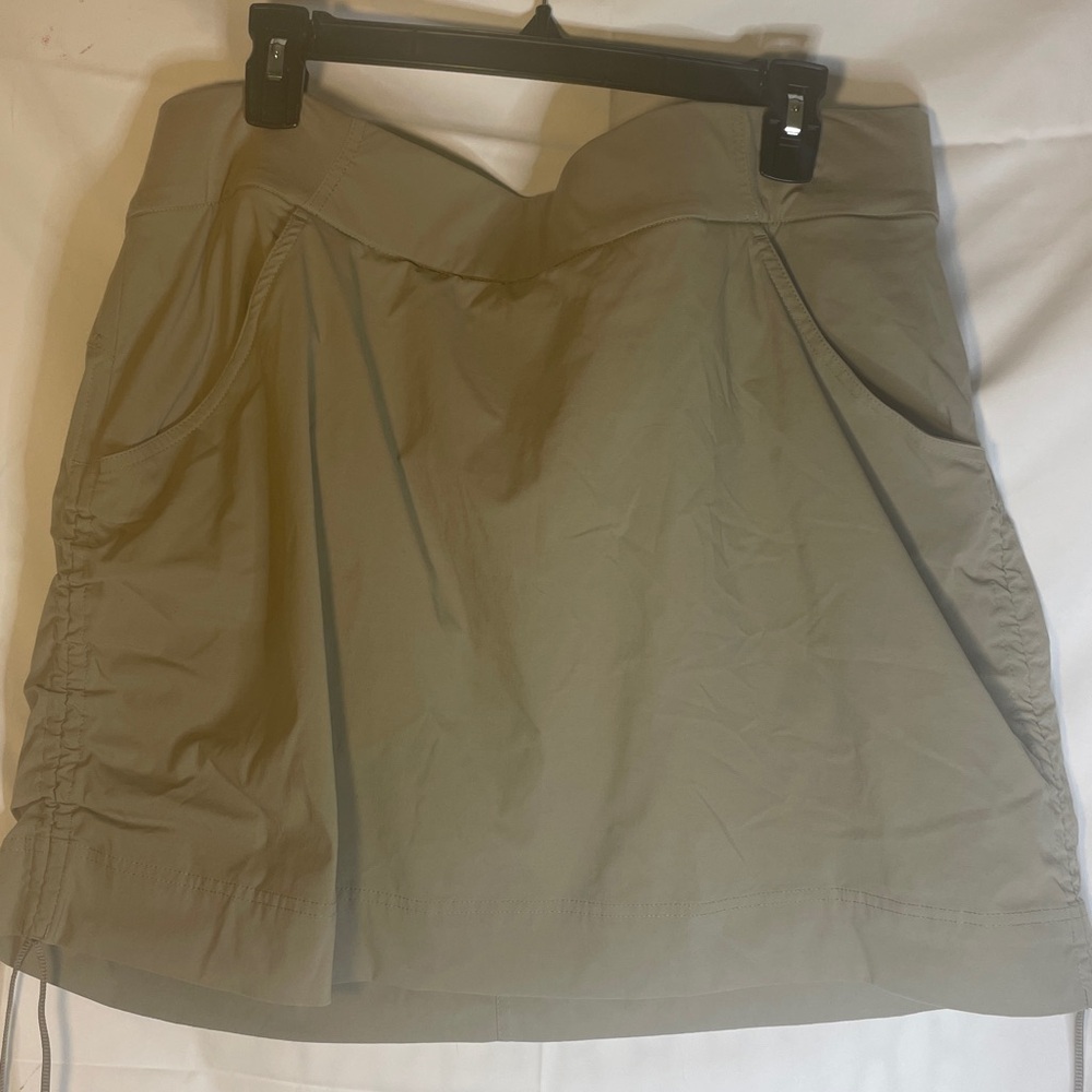 Columbia Beige Skirt with Side Pockets 1x